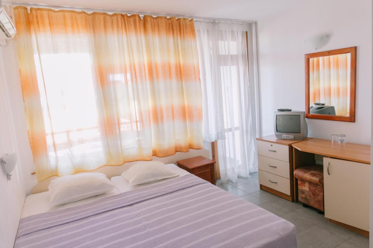 Hronos Hotel Nesebar Bagian luar foto